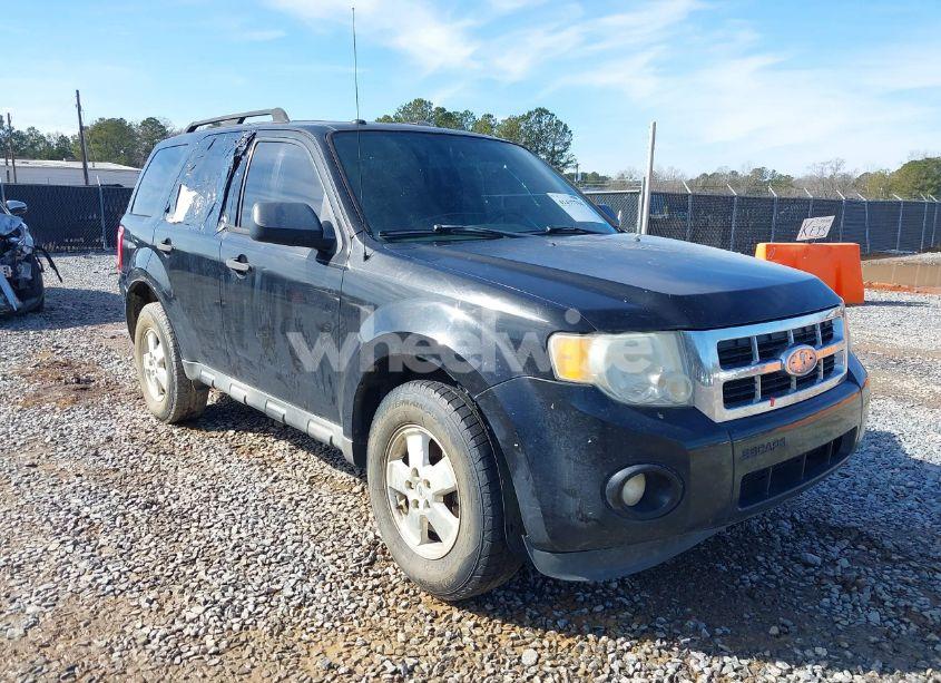 2011 Ford Escape XLT (VIN 1FMCU0D72BKB57735) main photo