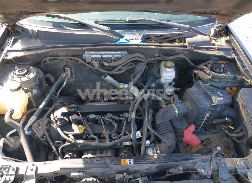 Photo 10 of 2011 Ford Escape XLT (VIN 1FMCU0D72BKB57735)