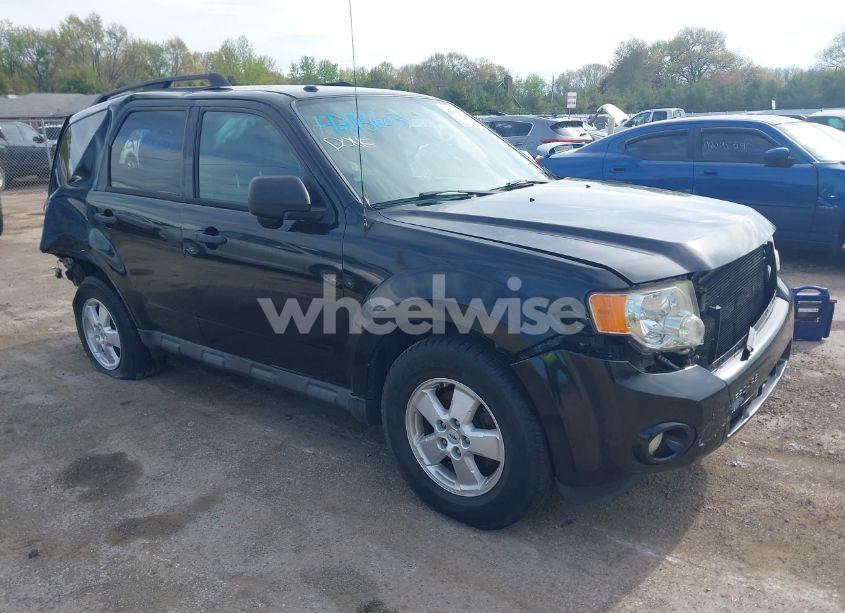 2011 Ford Escape XLT (VIN 1FMCU0D72BKB74972) main photo