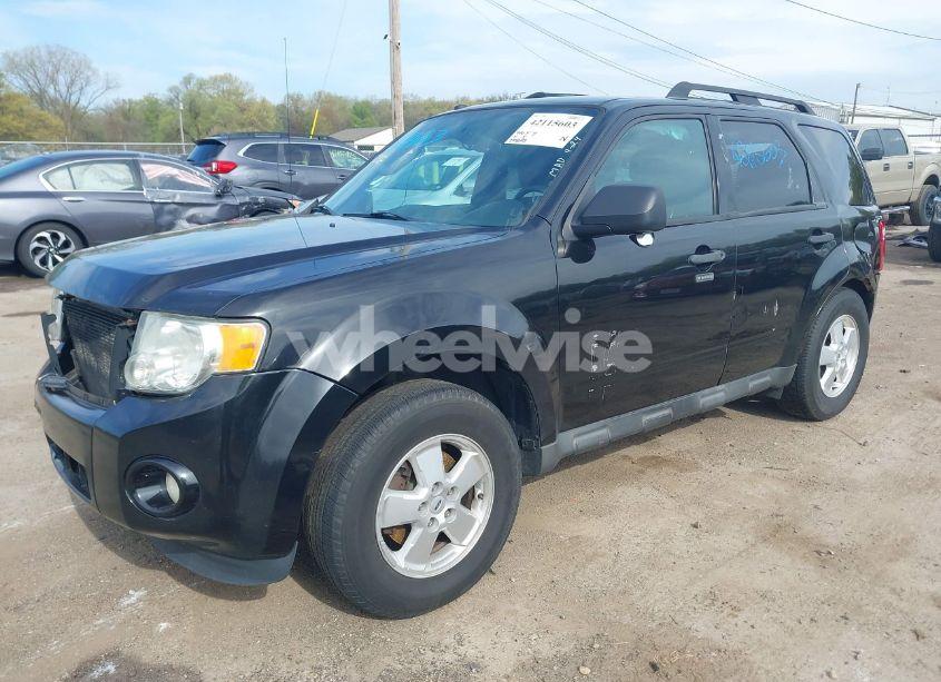 Photo 2 of 2011 Ford Escape XLT (VIN 1FMCU0D72BKB74972)