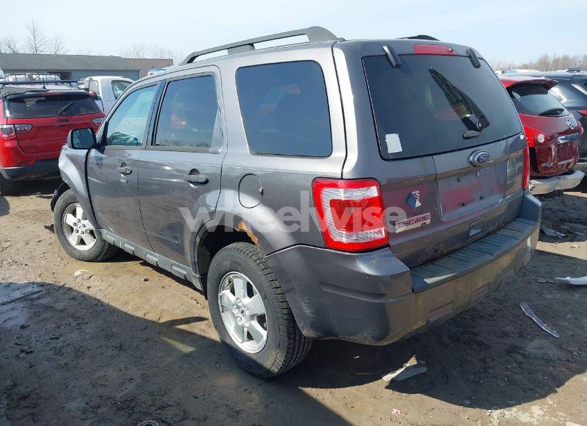 Photo 3 of 2011 Ford Escape XLT (VIN 1FMCU0D72BKC29260)