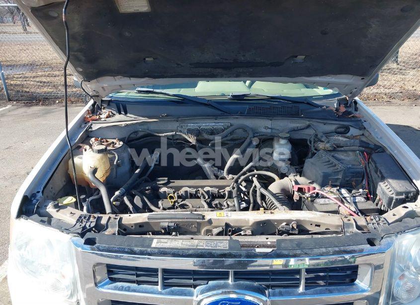Photo 10 of 2011 Ford Escape XLT (VIN 1FMCU0D72BKC35415)