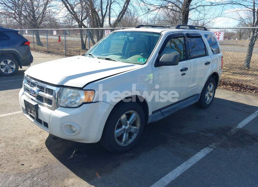 Photo 2 of 2011 Ford Escape XLT (VIN 1FMCU0D72BKC35415)