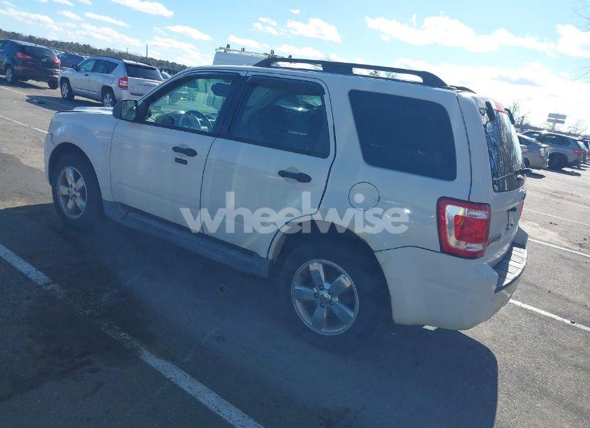 Photo 3 of 2011 Ford Escape XLT (VIN 1FMCU0D72BKC35415)