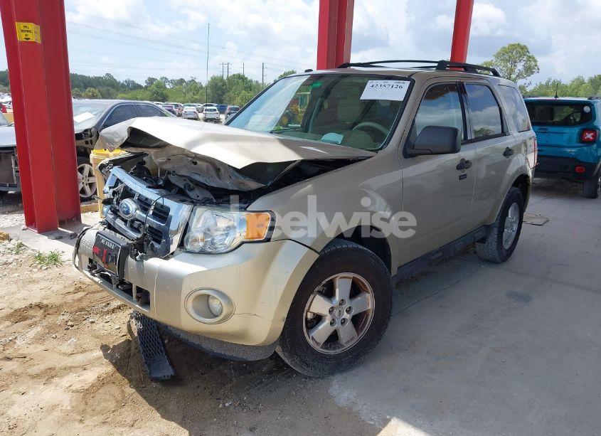 Photo 2 of 2012 Ford Escape XLT (VIN 1FMCU0D72CKB26180)