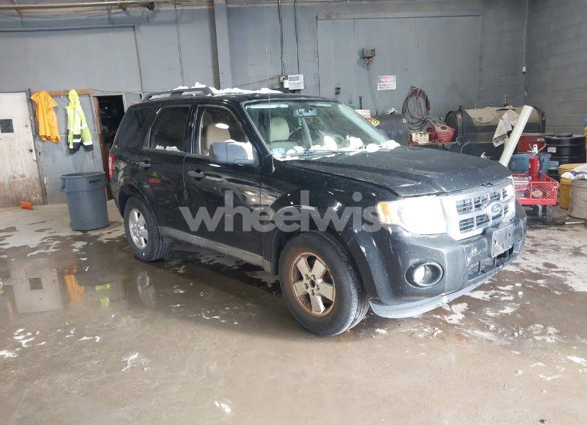 2010 Ford Escape XLT (VIN 1FMCU0D73AKB51442) main photo