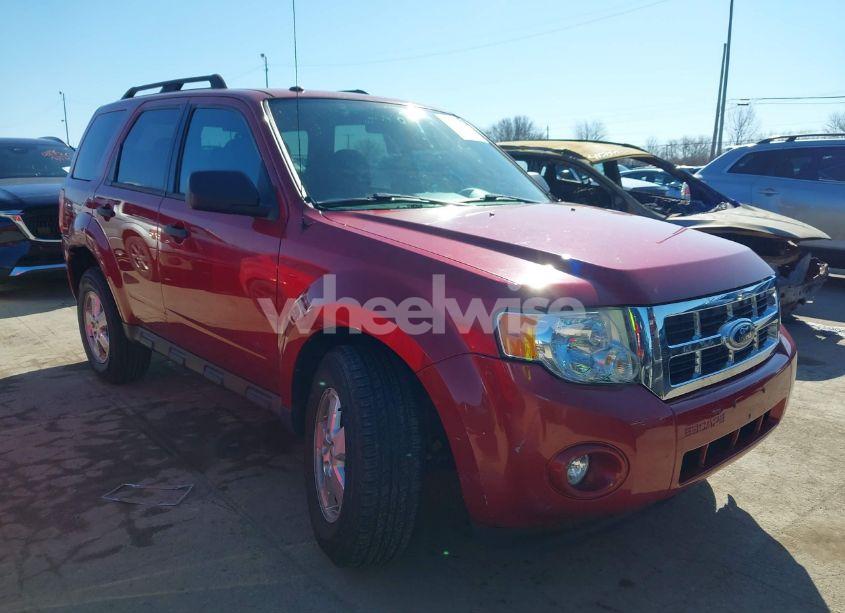 2010 Ford Escape XLT (VIN 1FMCU0D73AKD39247) main photo