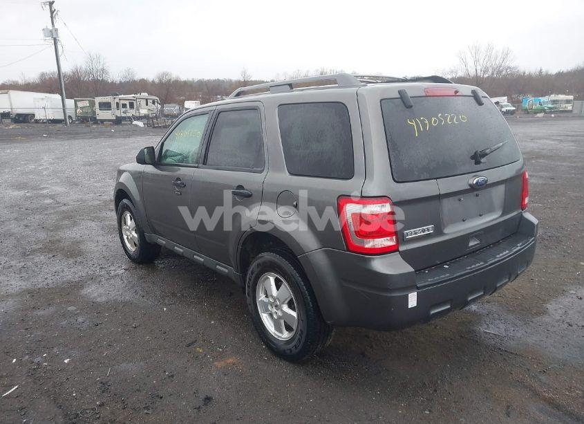 Photo 3 of 2011 Ford Escape XLT (VIN 1FMCU0D73BKA42142)