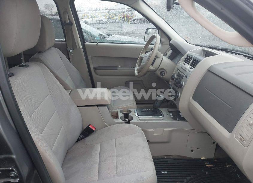 Photo 5 of 2011 Ford Escape XLT (VIN 1FMCU0D73BKA42142)