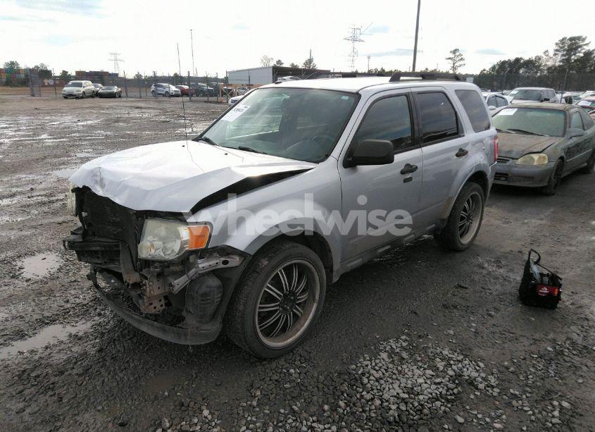 Photo 2 of 2011 Ford Escape XLT (VIN 1FMCU0D73BKA56669)