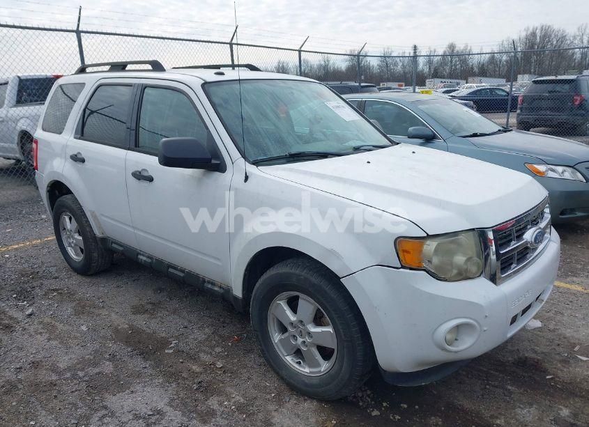 2011 Ford Escape XLT (VIN 1FMCU0D73BKA82950) main photo