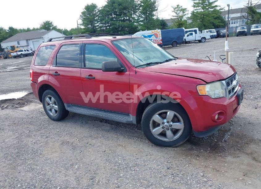 2011 Ford Escape XLT (VIN 1FMCU0D73BKB01223) main photo