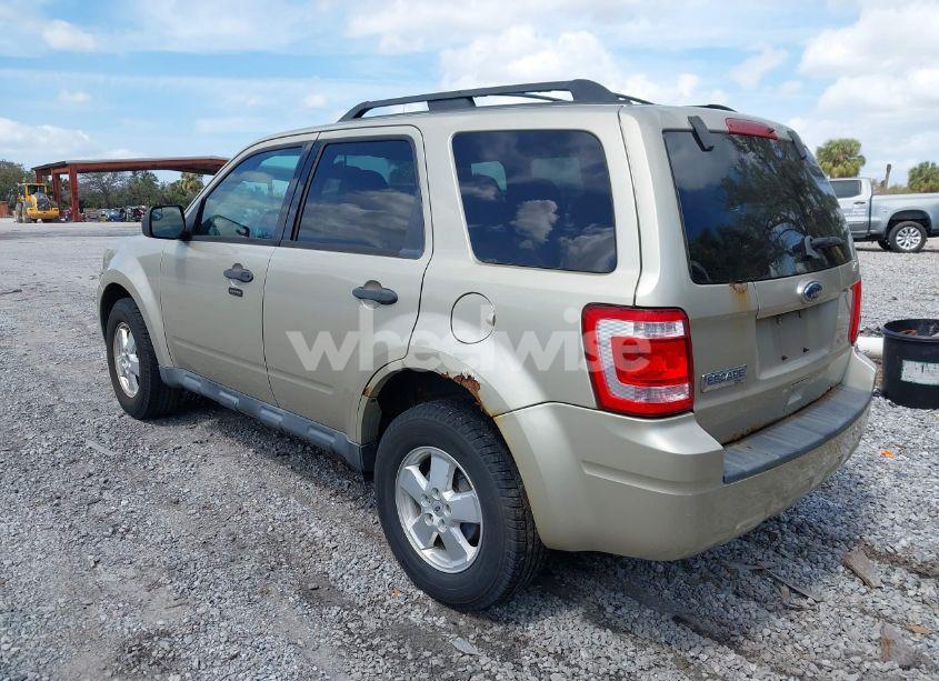 Photo 3 of 2011 Ford Escape XLT (VIN 1FMCU0D73BKB20340)