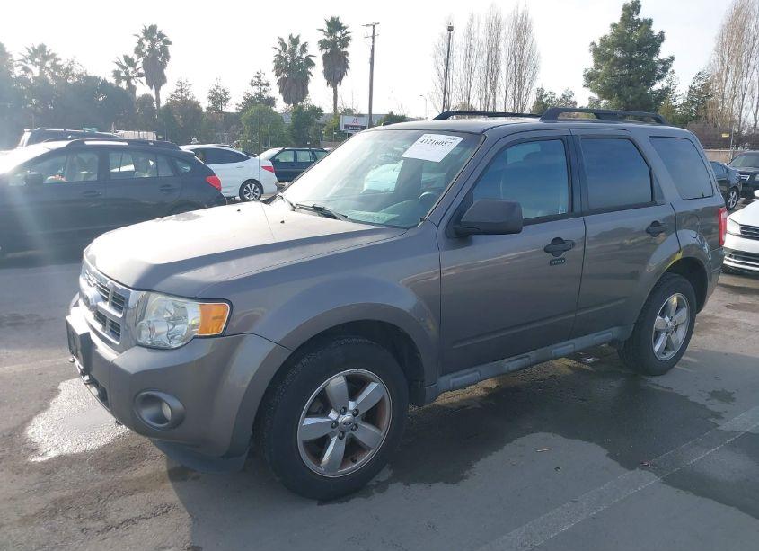 Photo 2 of 2011 Ford Escape XLT (VIN 1FMCU0D73BKB46579)