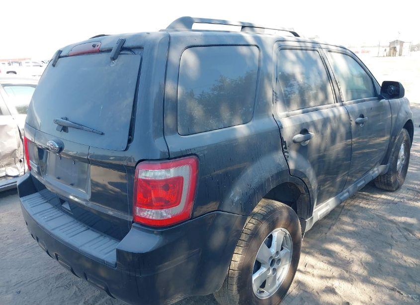 Photo 4 of 2010 Ford Escape XLT (VIN 1FMCU0D74AKB28610)