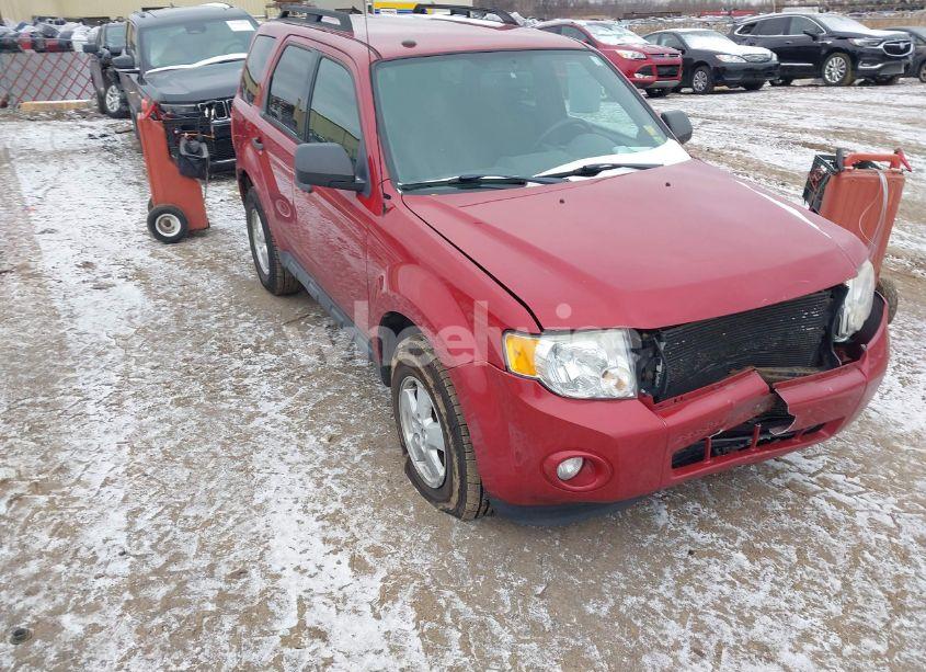 2010 Ford Escape XLT (VIN 1FMCU0D74AKC07355) main photo