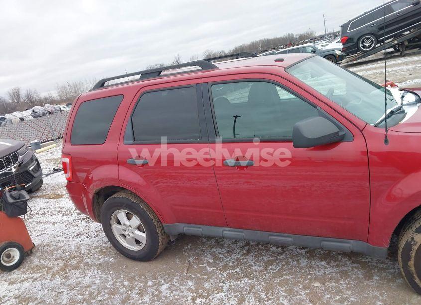 Photo 13 of 2010 Ford Escape XLT (VIN 1FMCU0D74AKC07355)