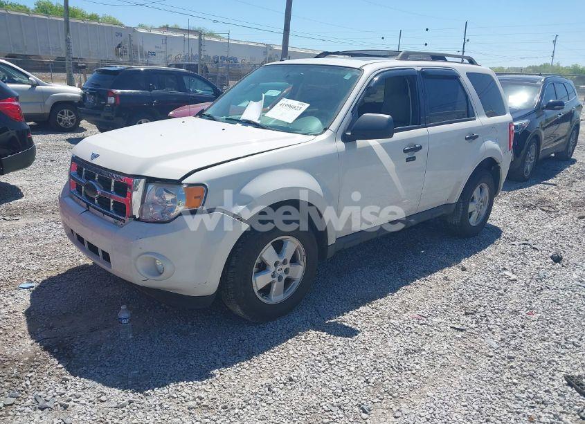 Photo 2 of 2010 Ford Escape XLT (VIN 1FMCU0D74AKC67975)