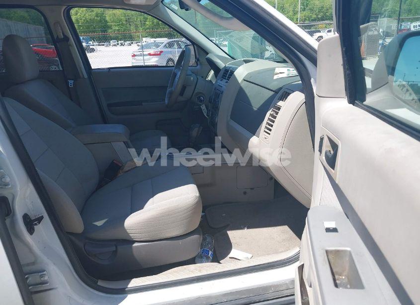 Photo 5 of 2010 Ford Escape XLT (VIN 1FMCU0D74AKC67975)