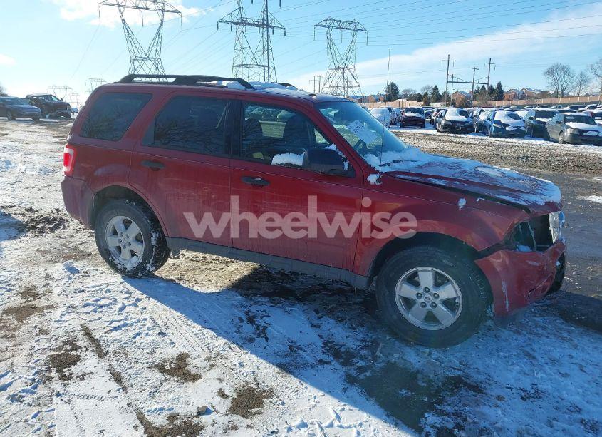 2010 Ford Escape XLT (VIN 1FMCU0D74AKD41945) main photo