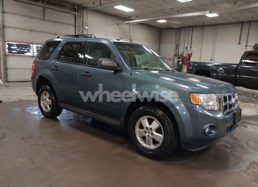 2011 Ford Escape XLT (VIN 1FMCU0D74BKB17317) main photo