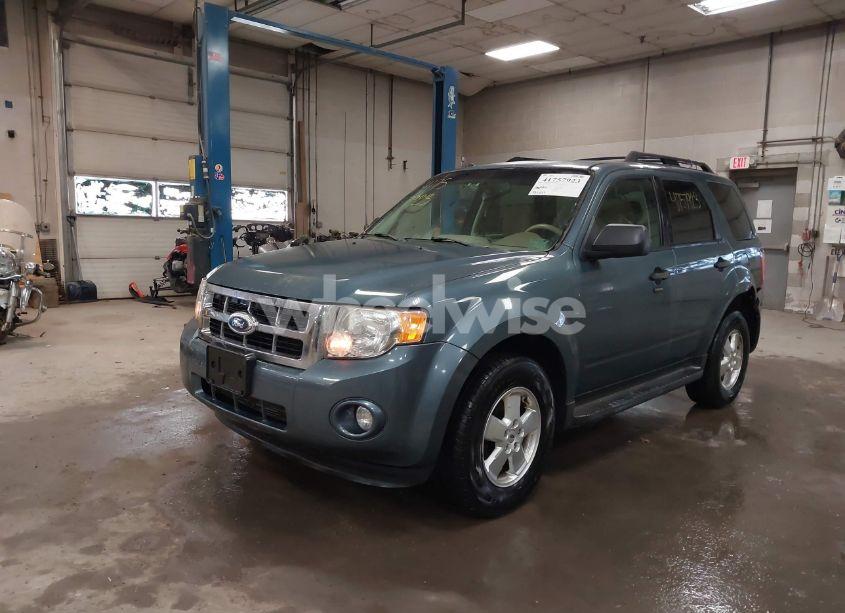 Photo 2 of 2011 Ford Escape XLT (VIN 1FMCU0D74BKB17317)