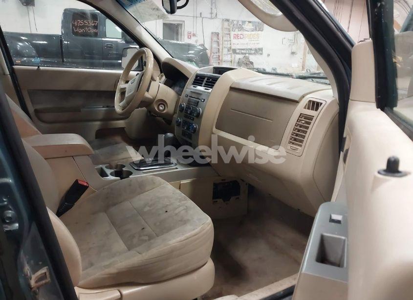 Photo 5 of 2011 Ford Escape XLT (VIN 1FMCU0D74BKB17317)