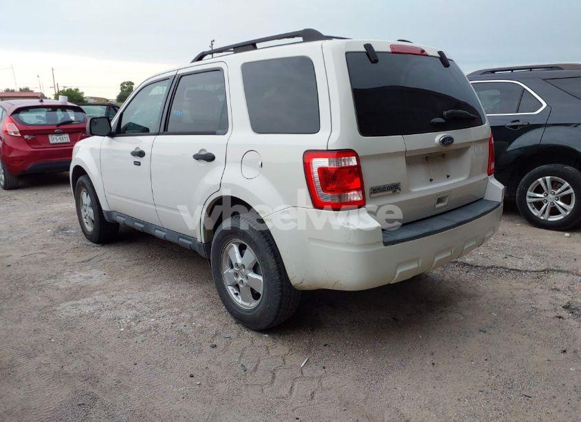 Photo 3 of 2011 Ford Escape XLT (VIN 1FMCU0D74BKB27877)