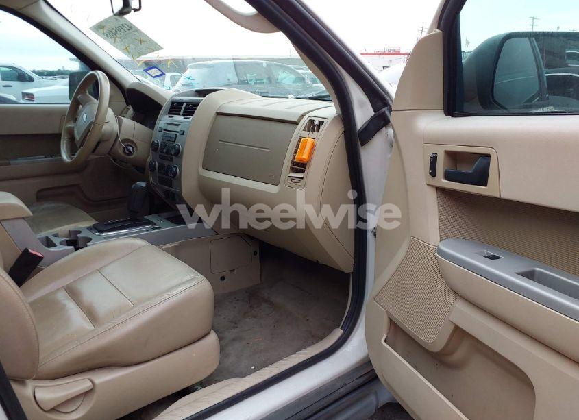 Photo 5 of 2011 Ford Escape XLT (VIN 1FMCU0D74BKB27877)