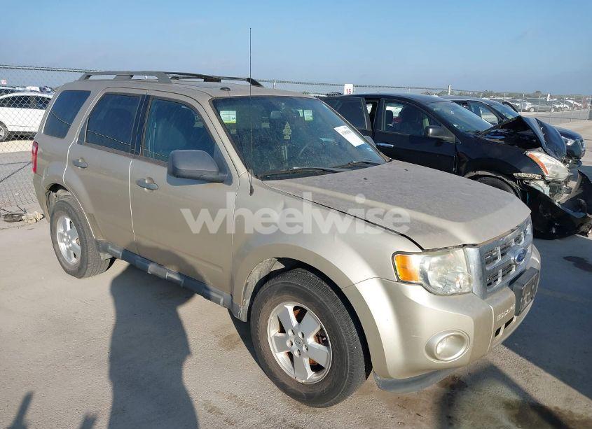 2012 Ford Escape XLT (VIN 1FMCU0D74CKA18420) main photo