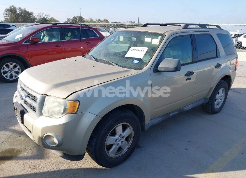 Photo 2 of 2012 Ford Escape XLT (VIN 1FMCU0D74CKA18420)