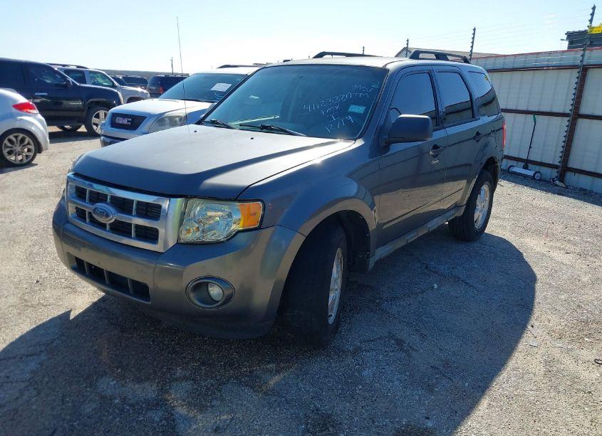 Photo 2 of 2010 Ford Escape XLT (VIN 1FMCU0D75AKA29956)