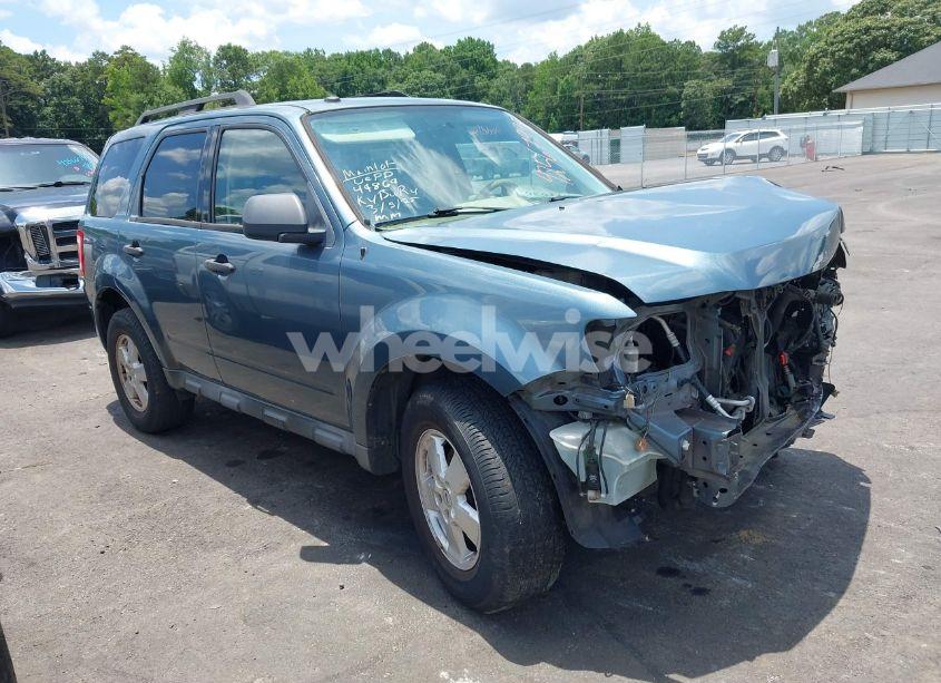 2010 Ford Escape XLT (VIN 1FMCU0D75AKB11637) main photo