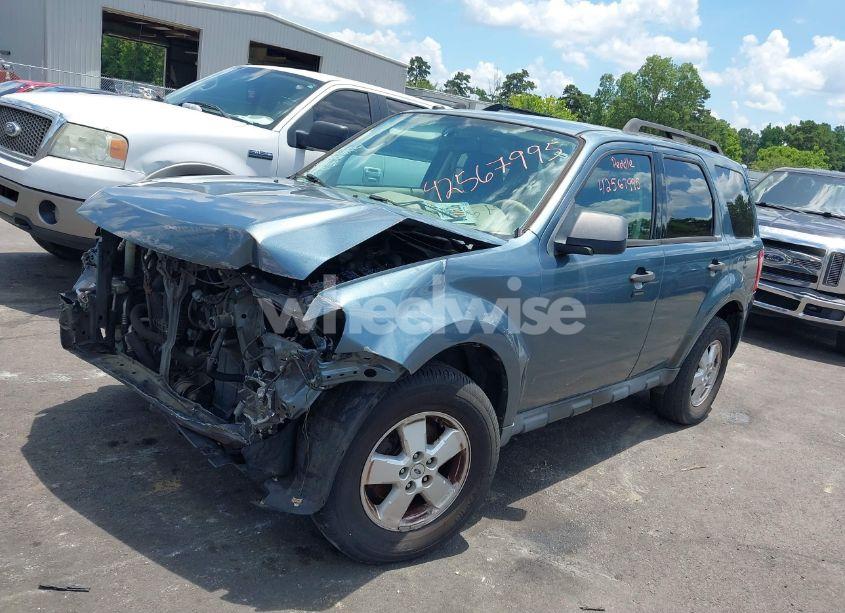 Photo 2 of 2010 Ford Escape XLT (VIN 1FMCU0D75AKB11637)