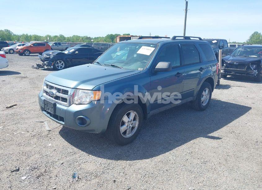 Photo 2 of 2010 Ford Escape XLT (VIN 1FMCU0D75AKB56335)