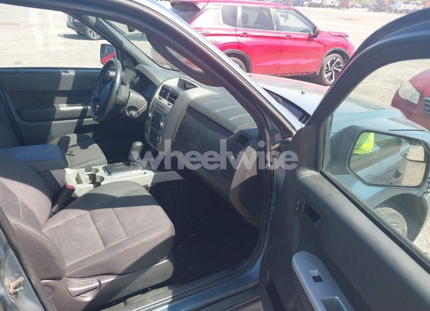 Photo 5 of 2010 Ford Escape XLT (VIN 1FMCU0D75AKB56335)