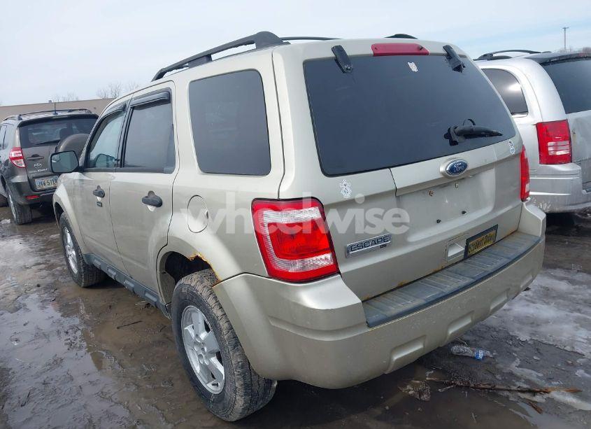Photo 3 of 2010 Ford Escape XLT (VIN 1FMCU0D75AKC30529)