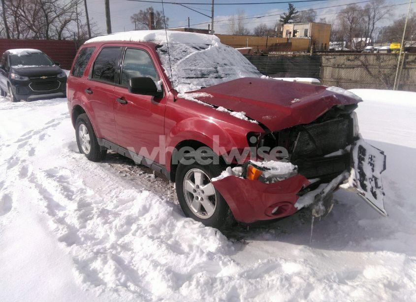 2010 Ford Escape XLT (VIN 1FMCU0D75AKC51008) main photo