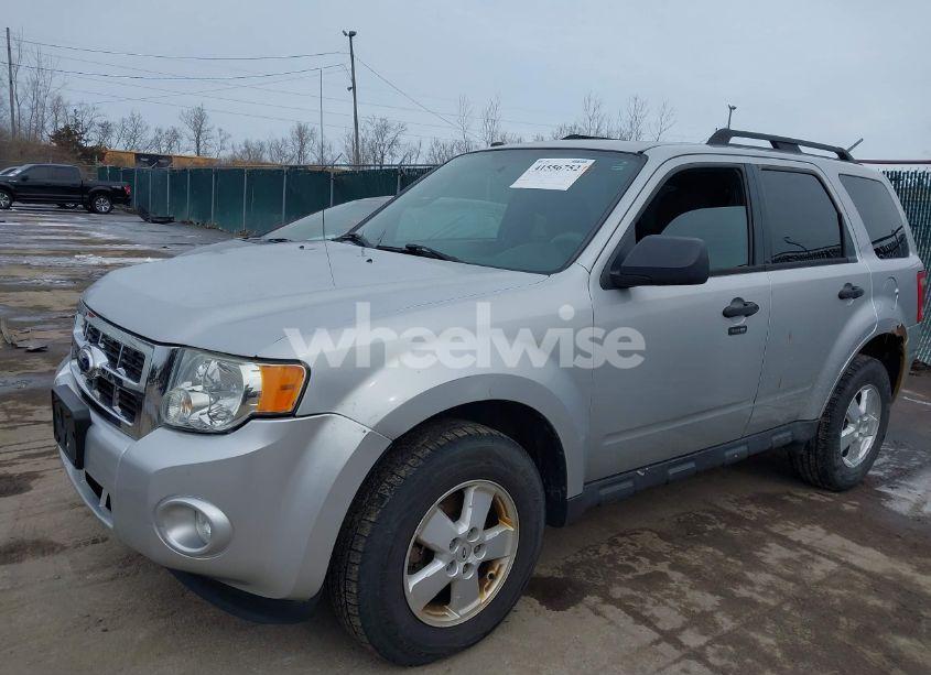 Photo 2 of 2010 Ford Escape XLT (VIN 1FMCU0D75AKC63868)