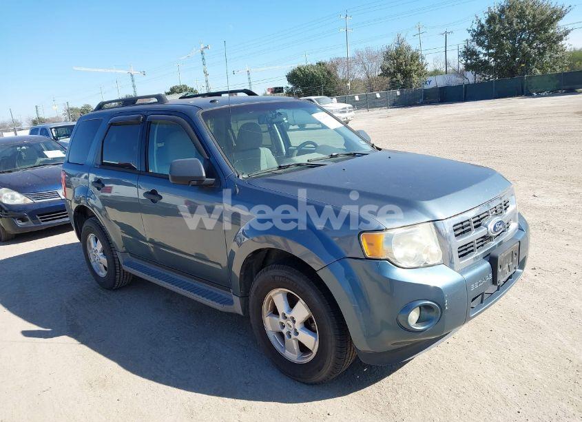 2011 Ford Escape XLT (VIN 1FMCU0D75BKA07165) main photo