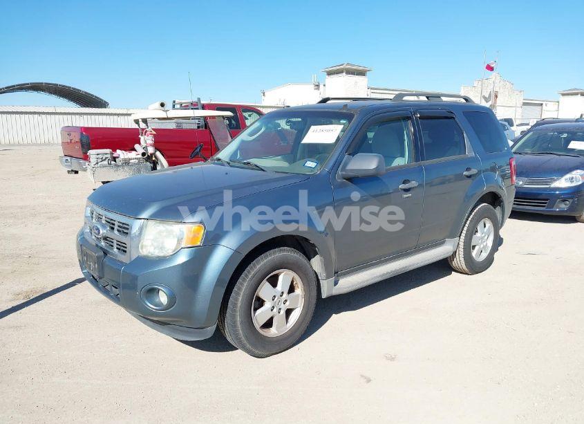 Photo 2 of 2011 Ford Escape XLT (VIN 1FMCU0D75BKA07165)