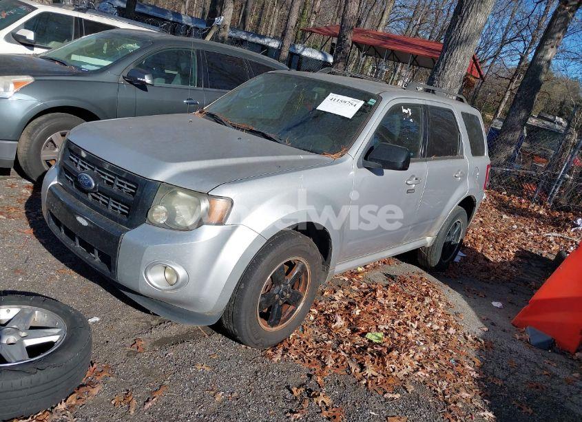 Photo 2 of 2011 Ford Escape XLT (VIN 1FMCU0D75BKA54731)