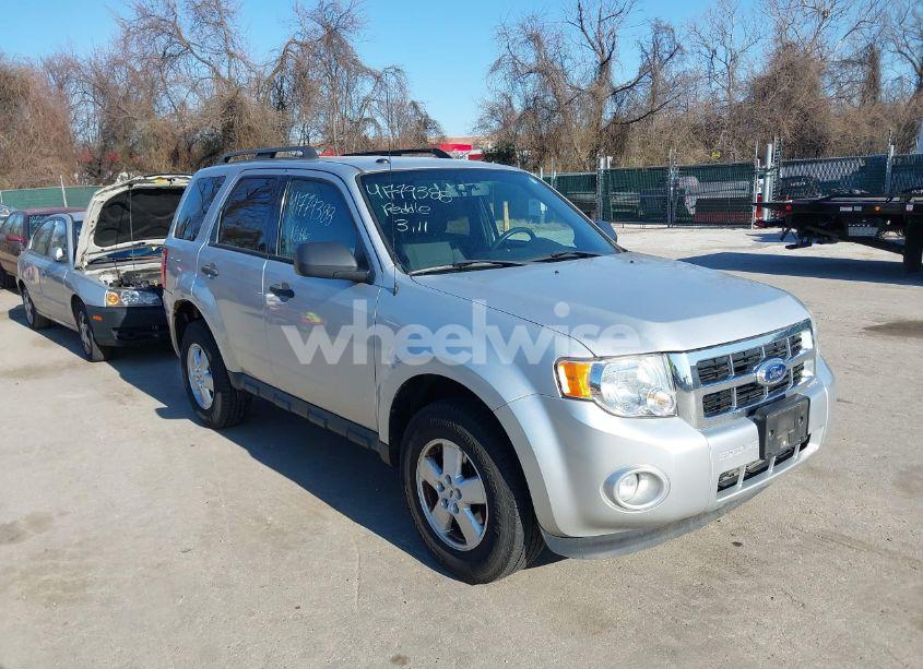 2011 Ford Escape XLT (VIN 1FMCU0D75BKA83310) main photo