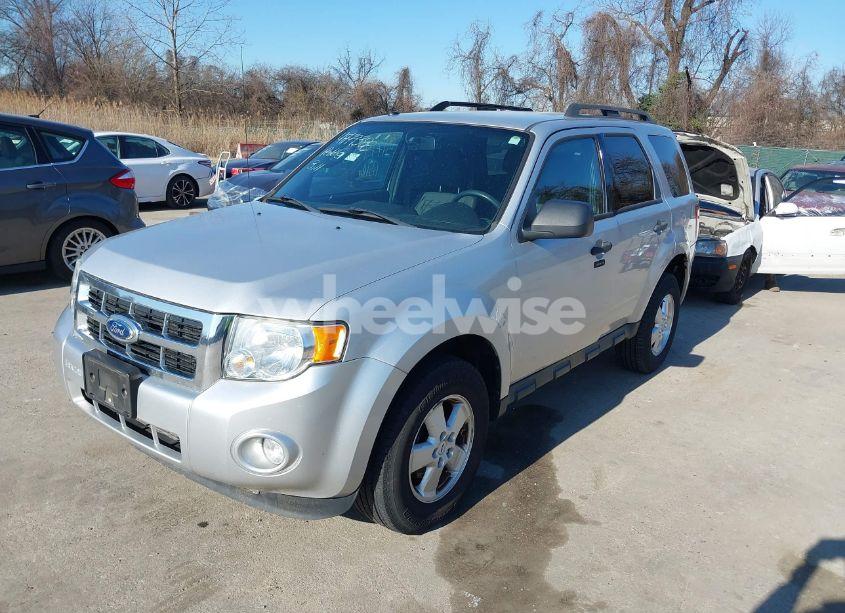 Photo 2 of 2011 Ford Escape XLT (VIN 1FMCU0D75BKA83310)