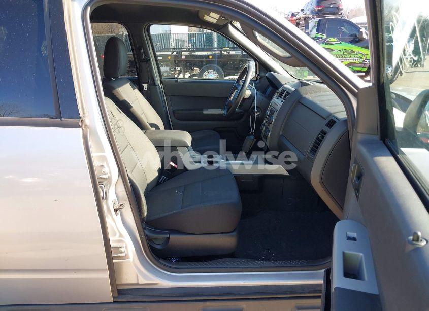 Photo 5 of 2011 Ford Escape XLT (VIN 1FMCU0D75BKA83310)