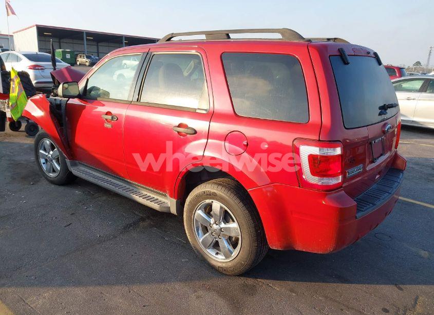 Photo 3 of 2011 Ford Escape XLT (VIN 1FMCU0D75BKB09582)