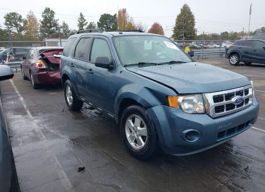 2011 Ford Escape XLT (VIN 1FMCU0D75BKC08743) main photo
