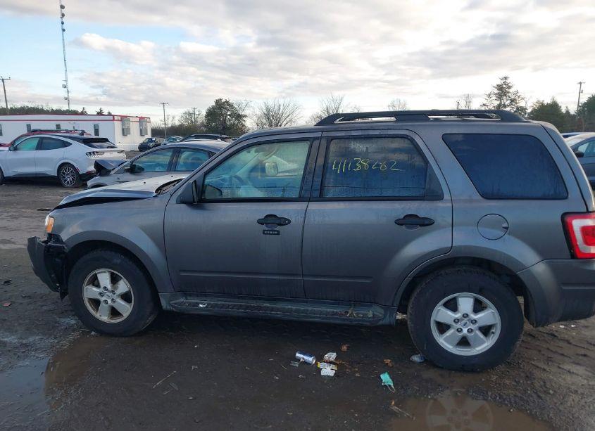 Photo 14 of 2010 Ford Escape XLT (VIN 1FMCU0D76AKA31649)