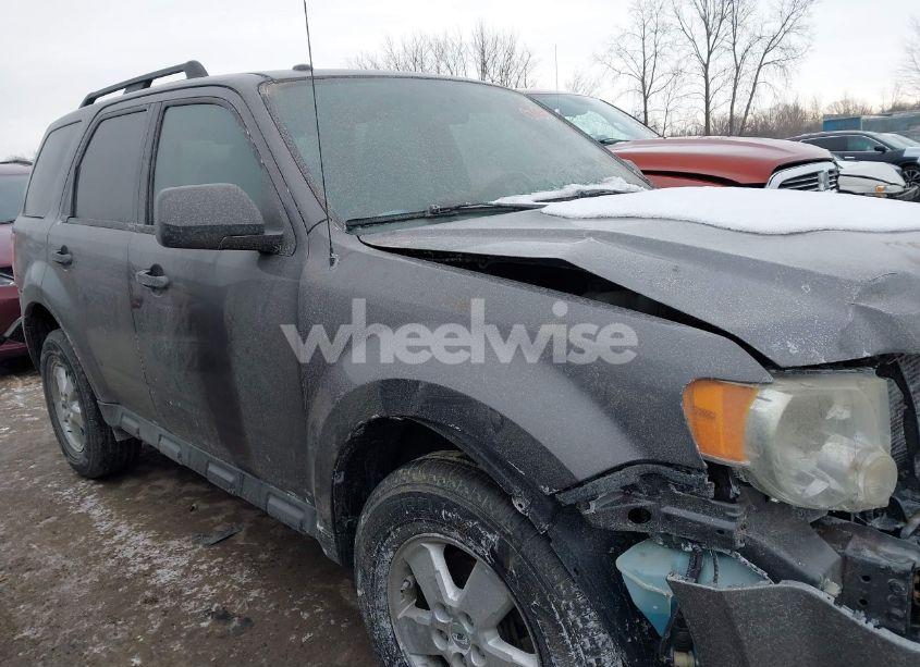 Photo 13 of 2010 Ford Escape XLT (VIN 1FMCU0D76AKA42828)