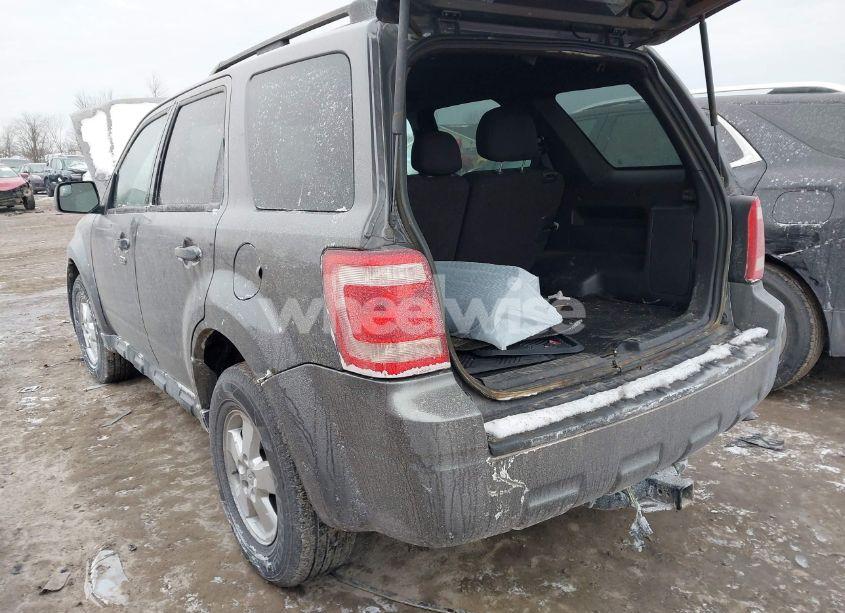 Photo 3 of 2010 Ford Escape XLT (VIN 1FMCU0D76AKA42828)